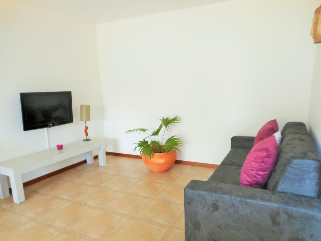 Le Pic De La Buse Apartment เลส์ อองซ์-ดิอาร์เลส ภายนอก รูปภาพ