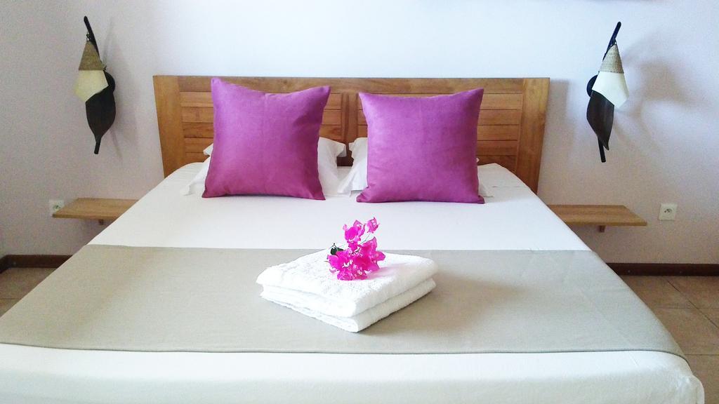 Le Pic De La Buse Apartment เลส์ อองซ์-ดิอาร์เลส ภายนอก รูปภาพ